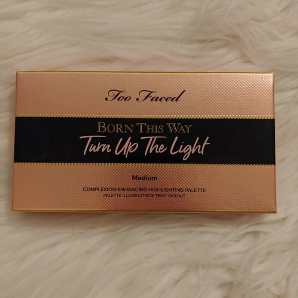 💖FIRM! NWT TOO FACED BORN THIS WAY TURN UP THE LIGHT HIGHLIGHTER PALETTE - Picture 2 of 10